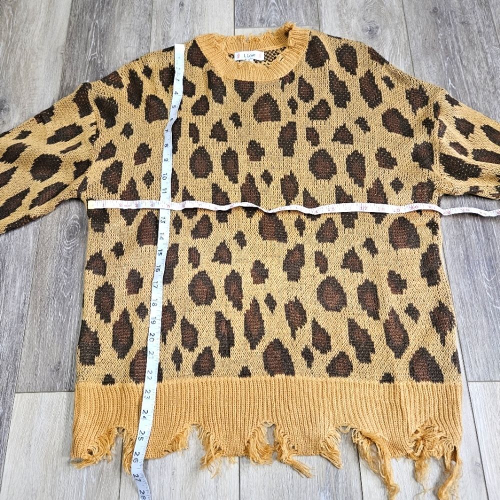 L love Leopard Print Distressed Frayed Oversized Crewneck Sweater Women's Small - Picture 4 of 9